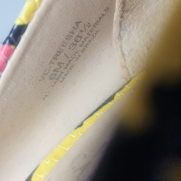 Vince Camuto Treesha painterly python-embossed Print Point-toe Pump - Picture 6 of 9